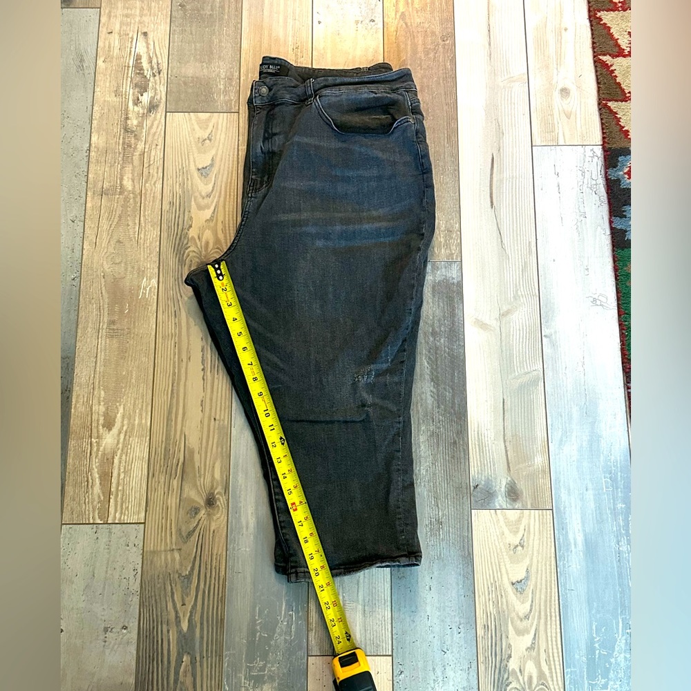 Judy Blue skinny fit capris. Vintage black